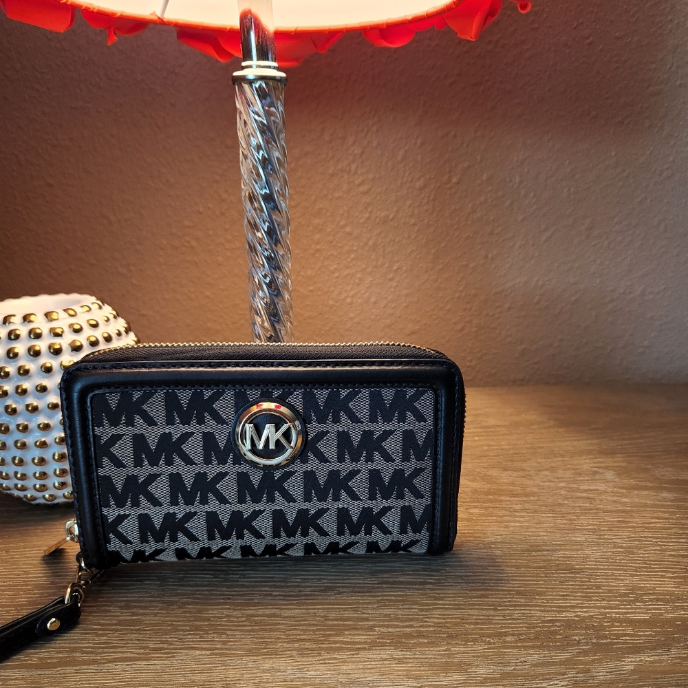 Michael Kors wallet